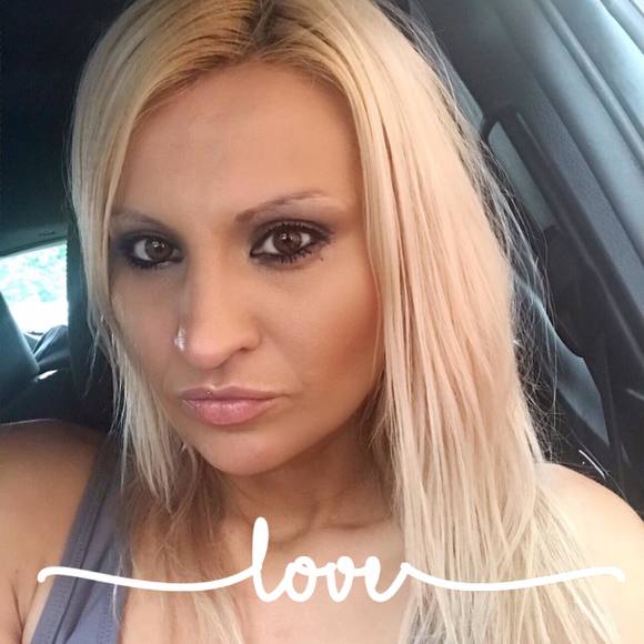 Profile Picture of Erica ryan Gombash (@egombash) on Poshmark