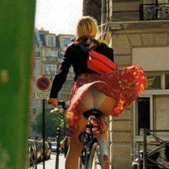 Profile Picture of Aaron Adams (@aaron98) on Poshmark