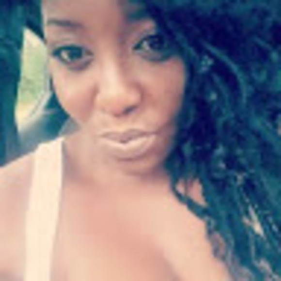 Profile Picture of Cierra Scott (@cnscott27) on Poshmark