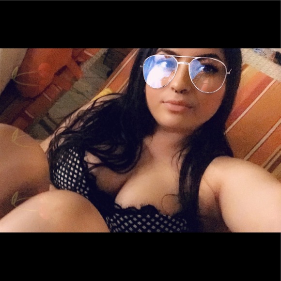 Profile Picture of Giselle Perez (@gispee) on Poshmark