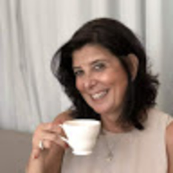 Profile Picture of Kathy Rogozinski (@kathyrogozinski) on Poshmark