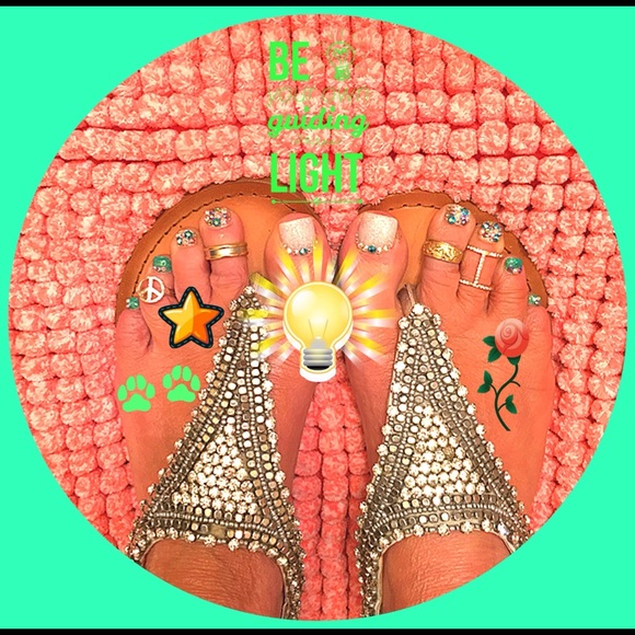 Profile Picture of Marianne Garrett (@blingqueen74) on Poshmark