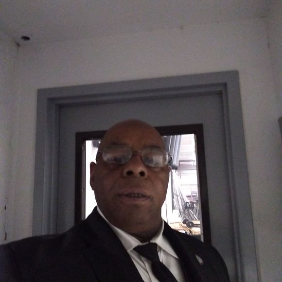 Profile Picture of Danny Dixon (@dicksondanny73) on Poshmark