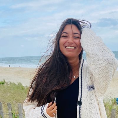 Profile Picture of Julia✨ (@phillyswiftieee) on Twitter
