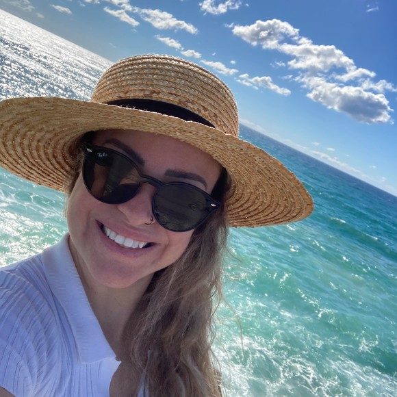 Eliane Moretto - Poshmark Profile Picture of Eliane Moretto (@tivieliane) on Poshmark