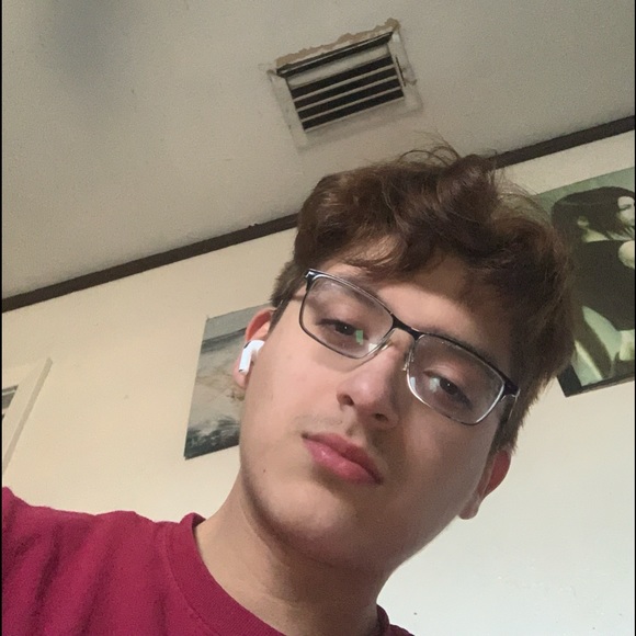 Profile Picture of Felix Gutierrez (@felix676413) on Poshmark