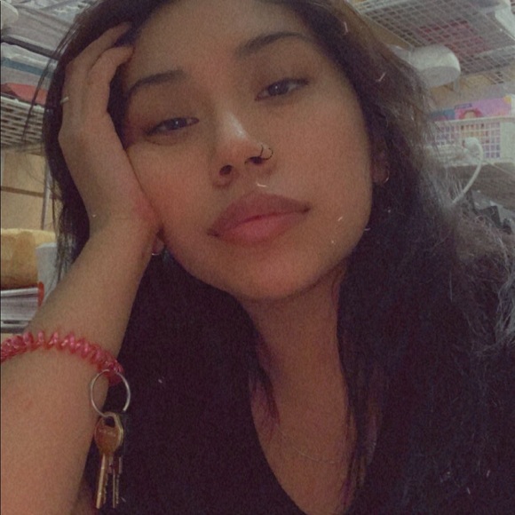 Profile Picture of Jackeline Miranda (@jackeliinem) on Poshmark