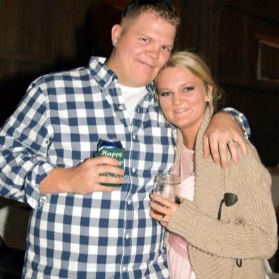 Profile Picture of Kelly&Jerad Bratton (@thebratpack2007) on Twitter