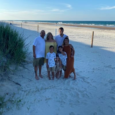 Profile Picture of Austin Leach (@austinleach__) on Twitter