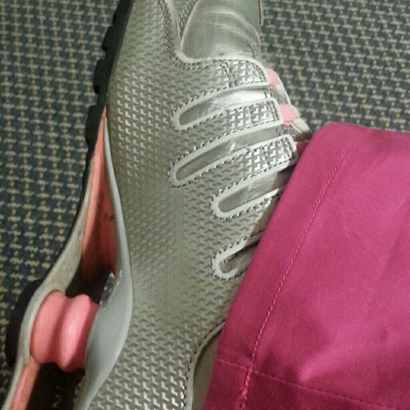 Profile Picture of Brooke Okali (@kool9) on Poshmark