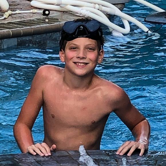 Profile Picture of Michele Amodei (@mamodei) on Poshmark