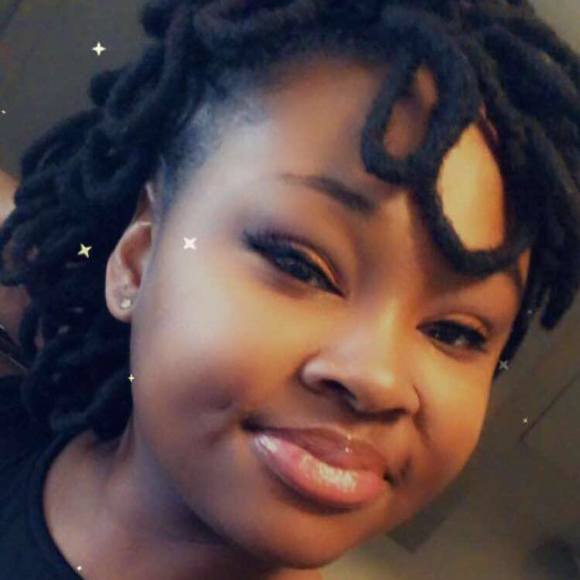 Profile Picture of Donta Moore (@akeyiamoore2) on Poshmark