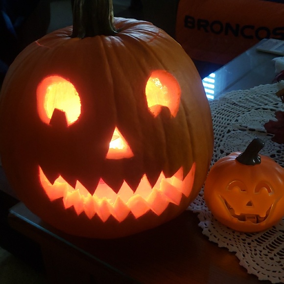 Profile Picture of Mitzi Harmon (@harmon_anne) on Poshmark