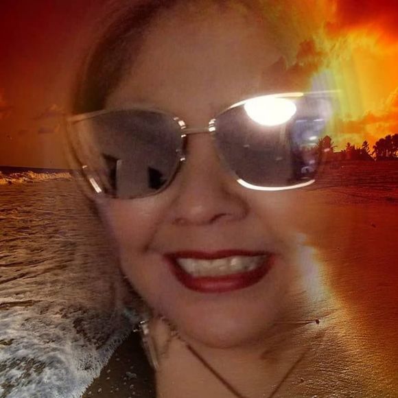 Profile Picture of Claudia Clouds (@claudiagay7) on Poshmark