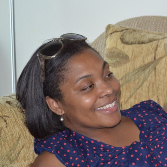 Profile Picture of Safiyyah Bilal (@sbluncso) on Poshmark