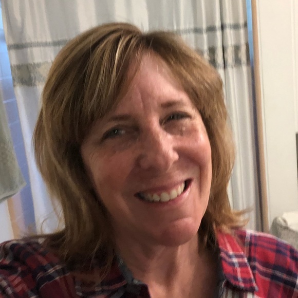 Profile Picture of Jill Egar (@justjills1308) on Poshmark