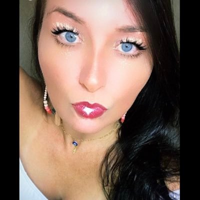 Profile Picture of Paula Valle (@paulavalle85) on Twitter