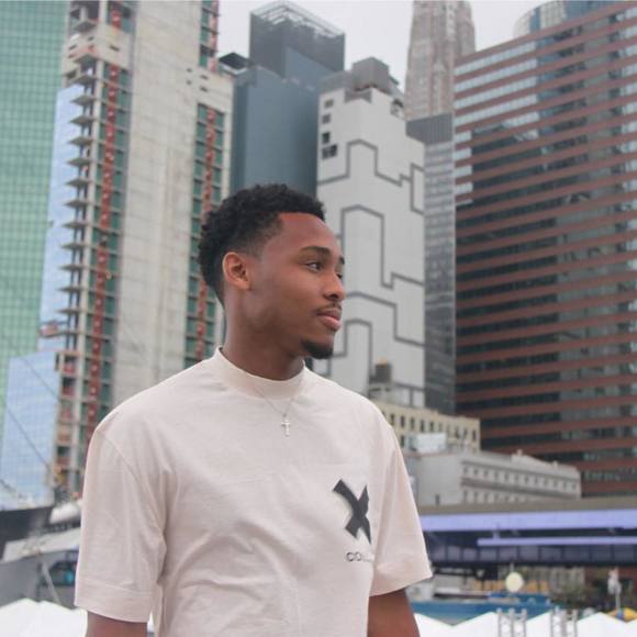 Profile Picture of Evando Thompson (@thompsev) on Poshmark