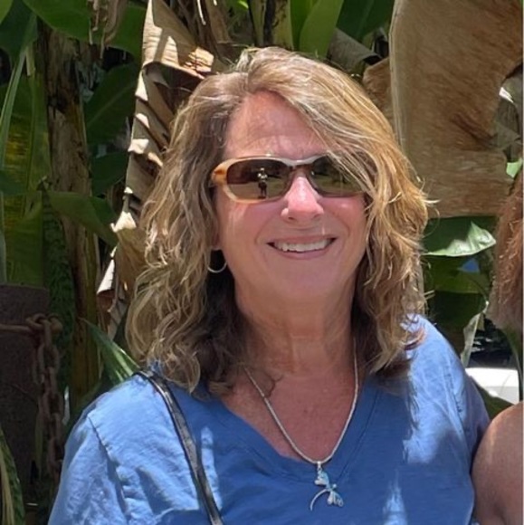 Profile Picture of Lynette Englert (@lynetteenglert1) on Poshmark