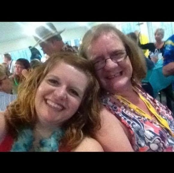 Profile Picture of Mandy Gnap (@gingermama1980) on Poshmark