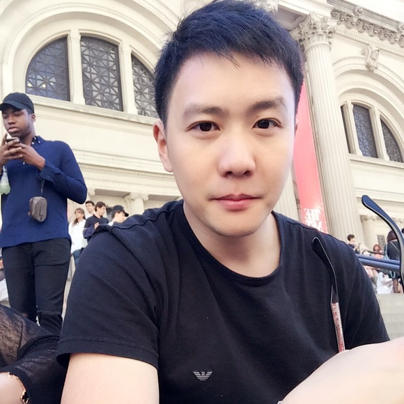 Profile Picture of Huanning Huang (@dylanhuang) on Poshmark