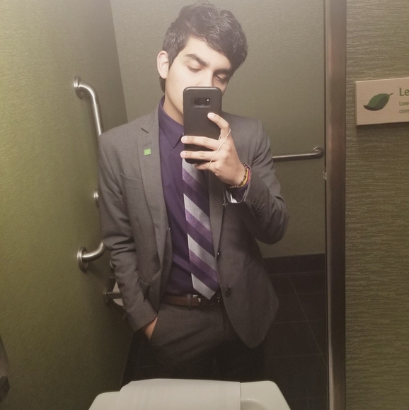 Profile Picture of Leo Rugel (@saintacuario000) on Poshmark