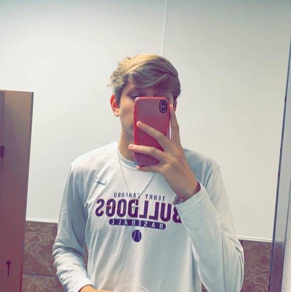 Profile Picture of Cameron Humphrey (@cameronhumphrey) on Poshmark