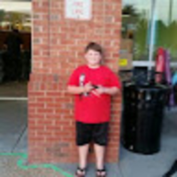 Profile Picture of Steven Sheets (@stevensheets45) on Poshmark