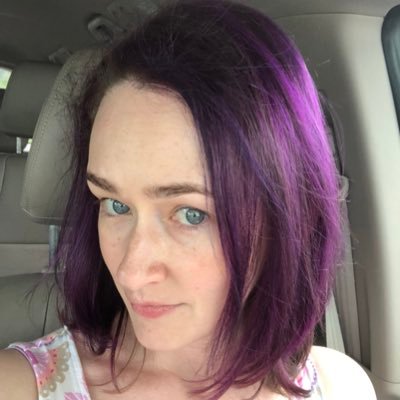 Profile Picture of Amanda Lynch (@thebookprincess) on Twitter