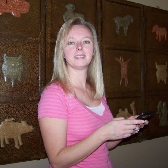 Profile Picture of Tracie Walls (@traciewalls) on Poshmark
