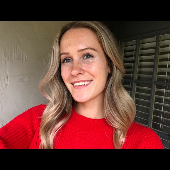 Profile Picture of Abbey Lafrate (@alafrate) on Poshmark