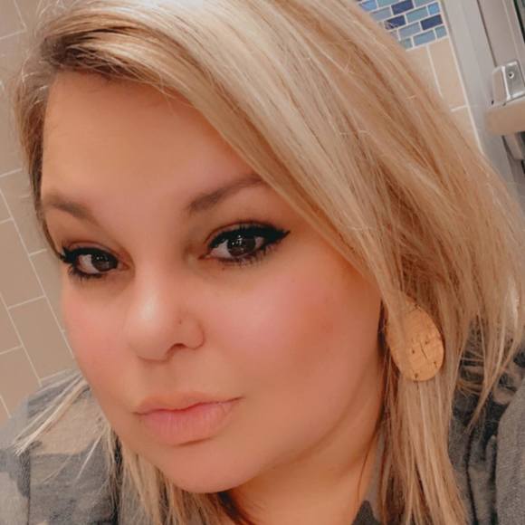 Profile Picture of Jeremyandkandalisha Gilbert (@kbrook7) on Poshmark