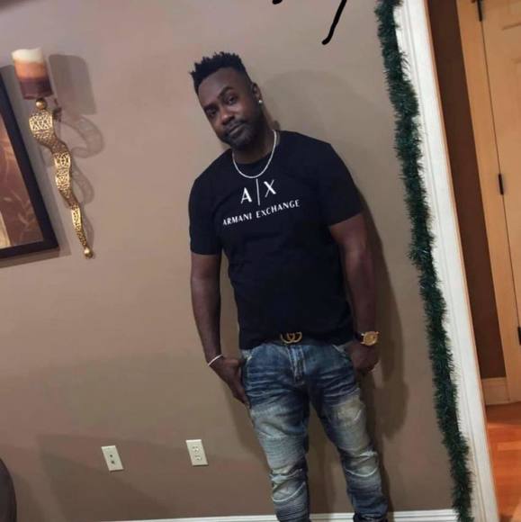 Profile Picture of Ray Crosby (@rayzor74) on Poshmark