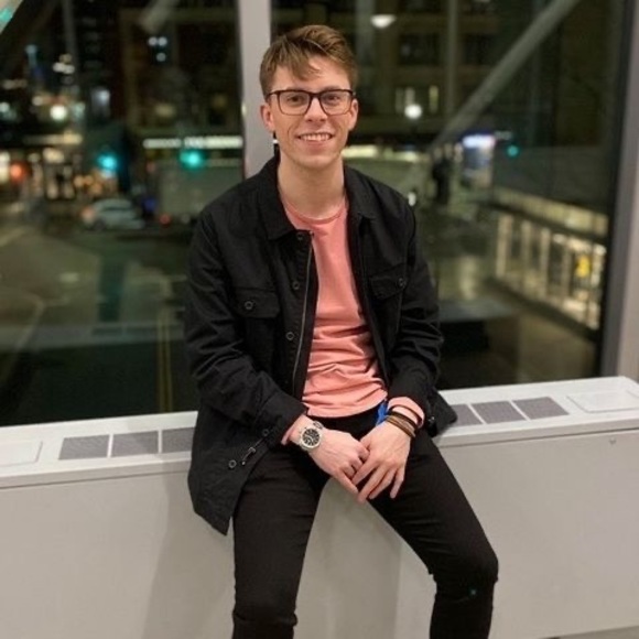 Profile Picture of Andrew Thorne (@andrewthorned2) on Poshmark