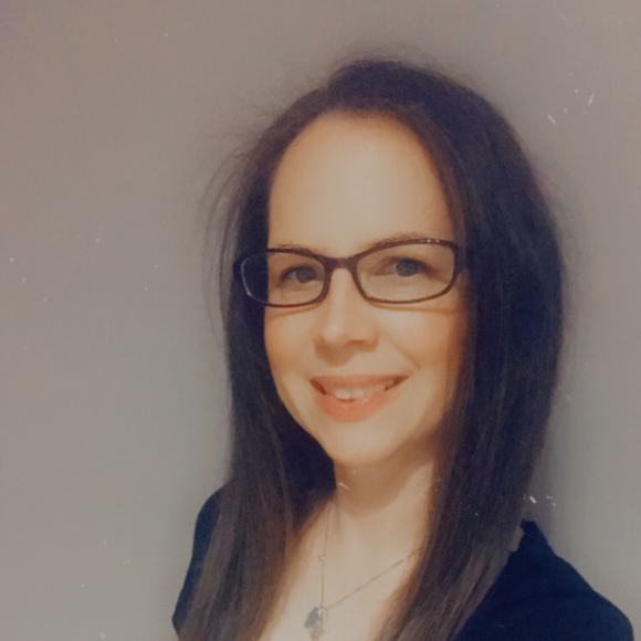 Profile Picture of Alison Palmieri (@alliepal29) on Poshmark