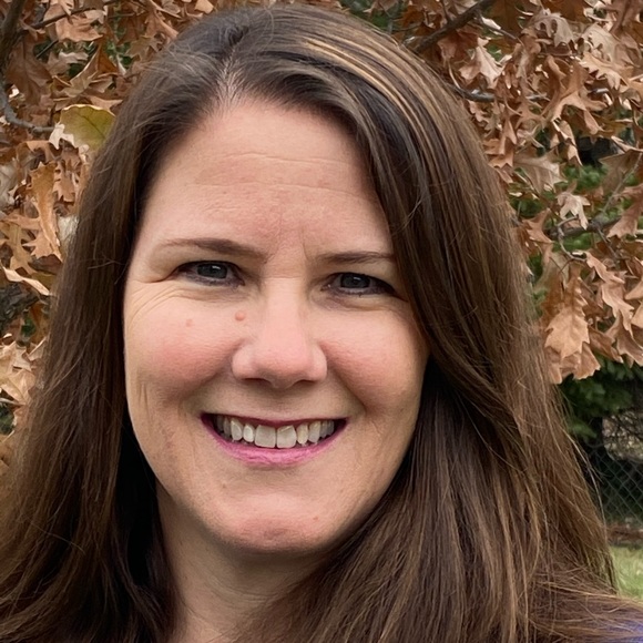 Profile Picture of Jill Danielson (@jposh888) on Poshmark