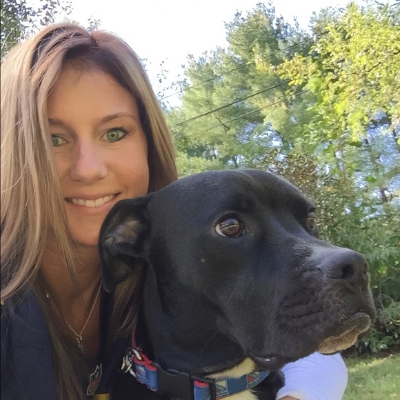 Profile Picture of Amie Moraski (@amoraski) on Poshmark