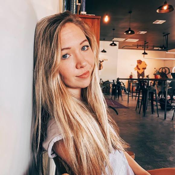 Profile Picture of Kendall Scharbert (@kscharbert) on Poshmark