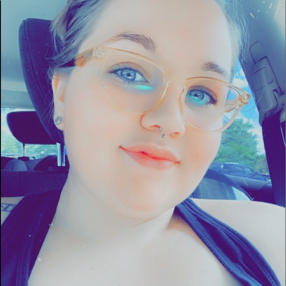 Profile Picture of Harmony Jackson (@harmjackson) on Poshmark