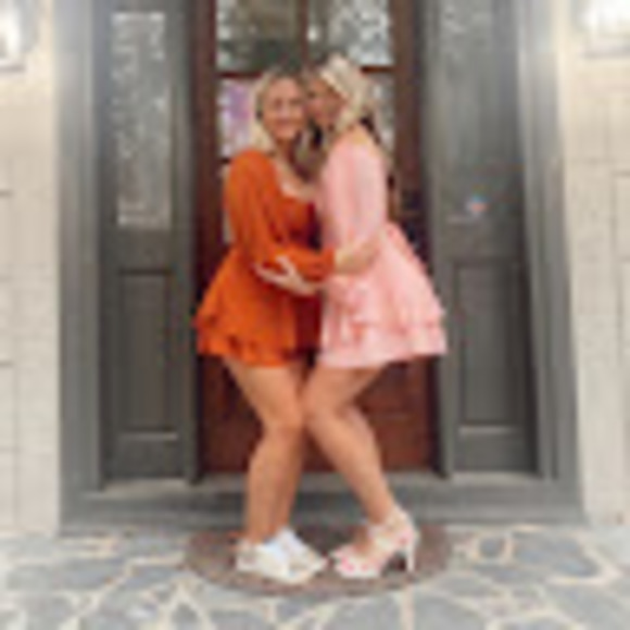 Profile Picture of Madaline dyar Dyar (@dyarmadaline) on Poshmark