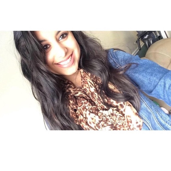 Profile Picture of Jennifer Castellon (@jenuhhfer) on Poshmark