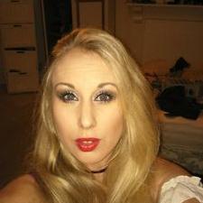 Profile Picture of Karen Brook (@tarrier08) on Twitter