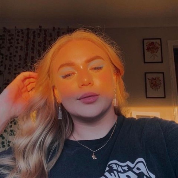 Profile Picture of Jordyn Chapman (@jordynchapma598) on Poshmark
