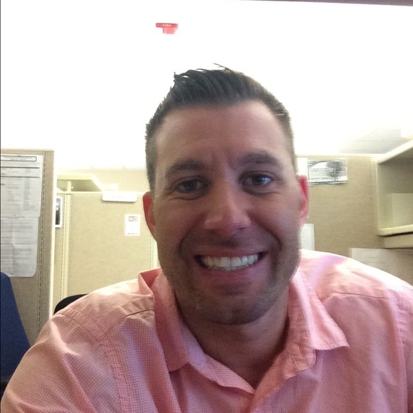 Profile Picture of Erik Hansen (@ethansen) on Poshmark