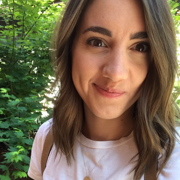 Profile Picture of Chrissy Wilson (@chrissywww) on Poshmark