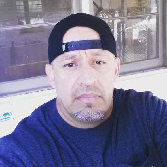 Profile Picture of Robert Gonzalez (@robertgonzal184) on Poshmark