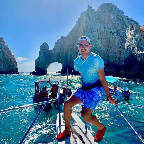 Profile Picture of Juan Cuevas (@coach_juanl) on Poshmark