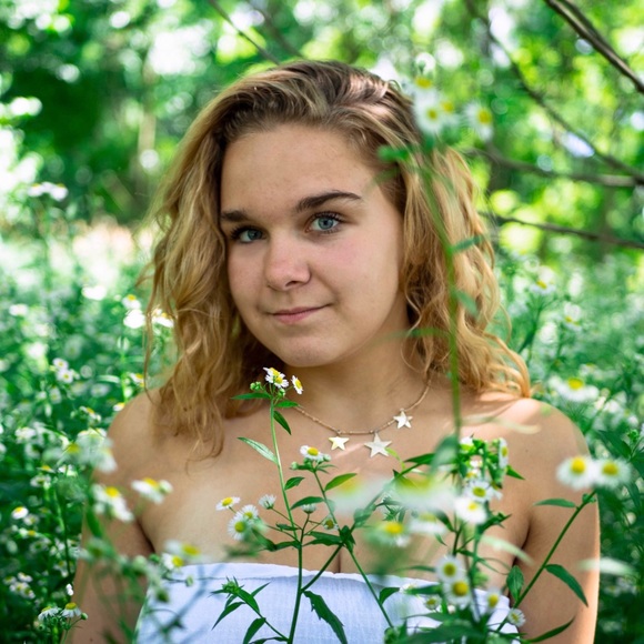 Profile Picture of Carly Uchill (@carlyuch) on Poshmark