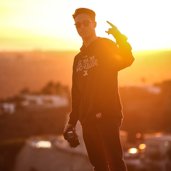 Profile Picture of Riley Quenga (@rileyquenga) on Poshmark