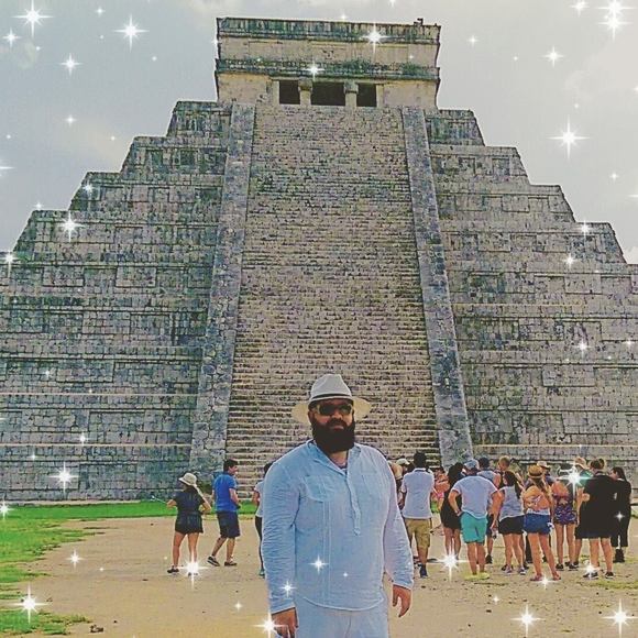 Profile Picture of Danny Garcia (@dannyg85) on Poshmark